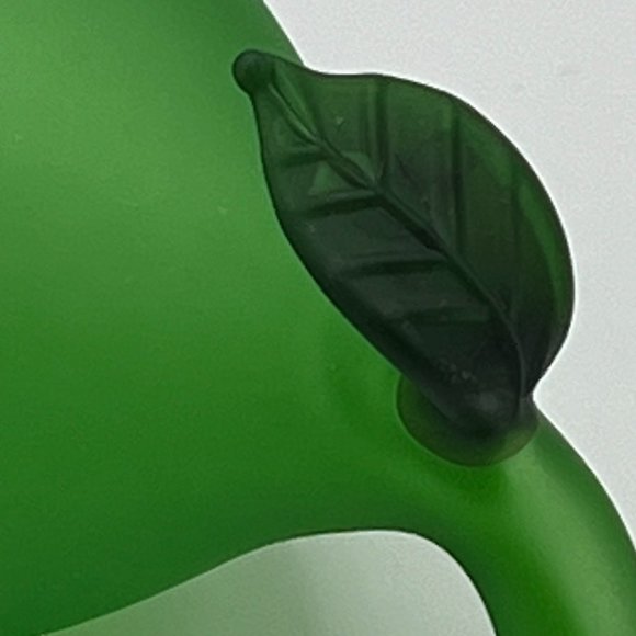 NIB: rare GLASS OIL LAMP, shaped as a lime and adorned with a sweet little leaf - Picture 6 of 8